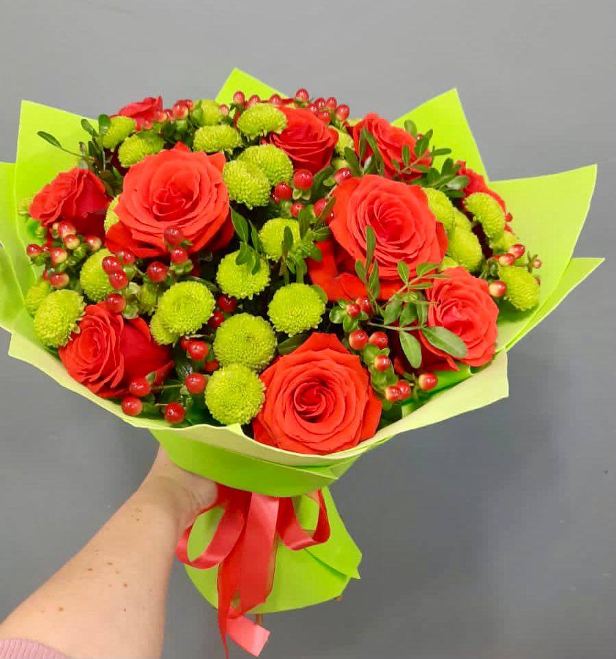 Букет цветов из: Хризантемы и Розы в Майне