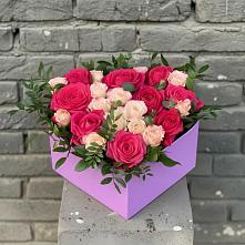 Цветочная композиция из Розы в коробке в Майне