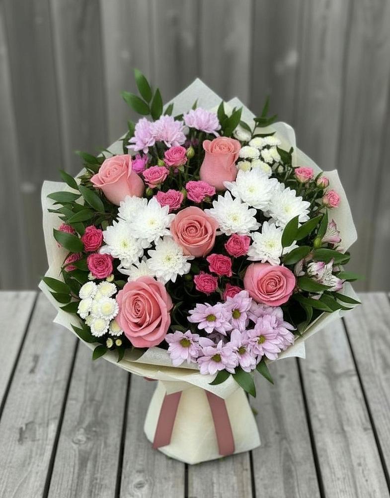 Букет цветов из: Альстромерии, Гвоздики, Розы и Хризантемы в Майне
