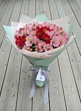 Букет цветов из:  Альстромерии в Майне