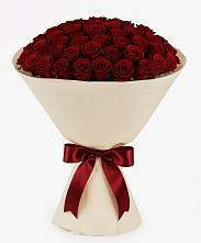 Букет 101 Бордовая роза Блэк Бакарра в Майне