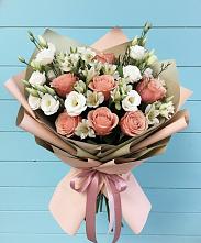 Букет цветов из:  Розы, Альстромерии и Лизиантусы #REPLACE_PRED# Майне