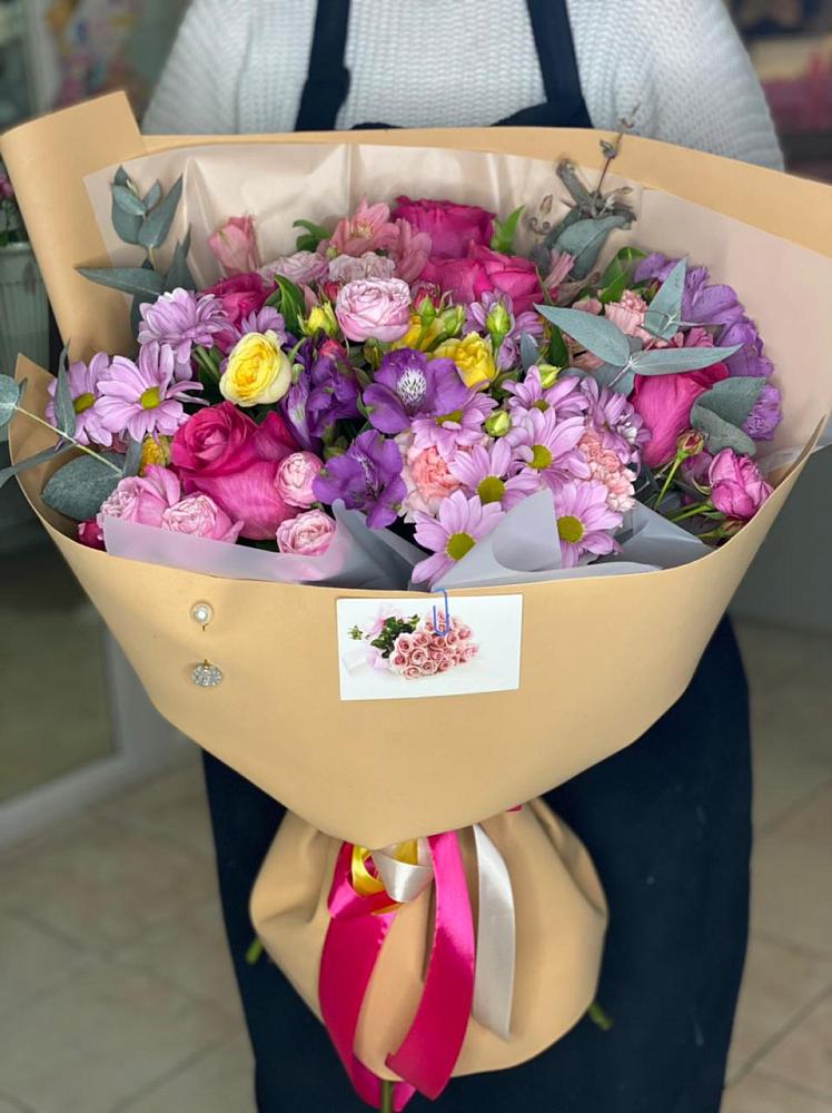 Букет цветов из: Хризантемы, Гвоздики и Альстромерии в Майне