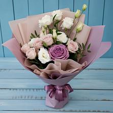Букет цветов из:  Розы и Лизиантусы в Майне