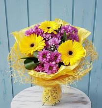 Букет цветов из:  Хризантемы и Герберы в Майне