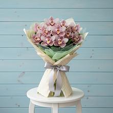 Букет цветов из:  Орхидеи и Розы в Майне