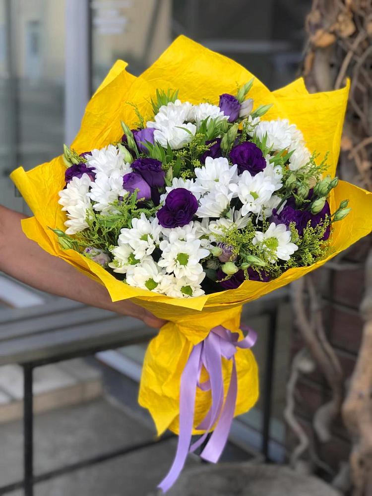 Букет цветов из: Ирисы, Хризантемы и Ромашки в Майне