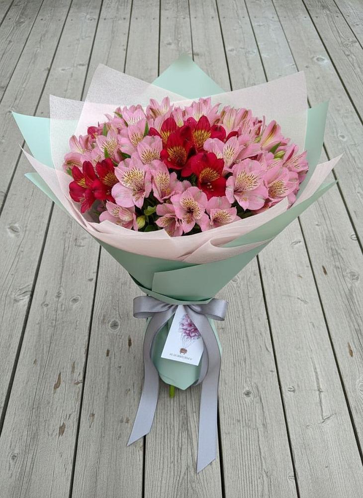Букет цветов из: Альстромерии в Майне