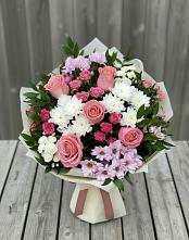 Букет цветов из:  Альстромерии, Гвоздики, Розы и Хризантемы в Майне