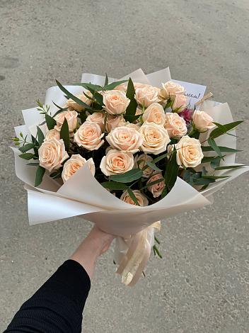 Букет Кремовые розы Латте в Майне