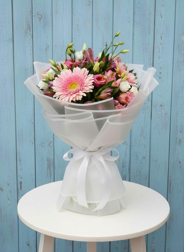 Букет цветов из: Герберы, Альстромерии и Лизиантусы в Майне