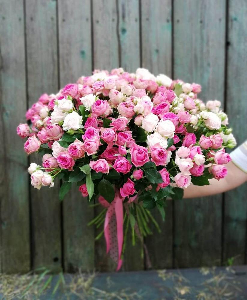 Букет Розовые кустовые розы Натали и Лав Лидия в Майне
