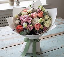 Букет цветов из:  Розы, Лизиантусы и Гвоздики в Майне