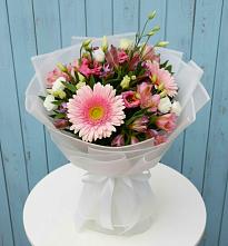 Букет цветов из:  Герберы, Альстромерии и Лизиантусы в Майне