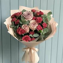 Букет цветов из:  Гвоздики и Розы #REPLACE_PRED# Майне
