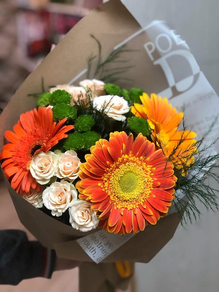 Букет цветов из: Герберы, Хризантемы и Розы в Майне