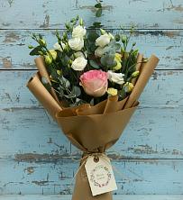 Букет цветов из:  Розы и Лизиантусы в Майне